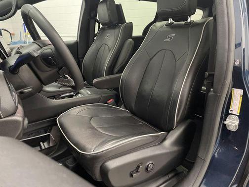 2022 Chrysler Pacifica Hybrid Limited