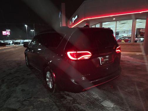 2018 Chrysler Pacifica Touring-L