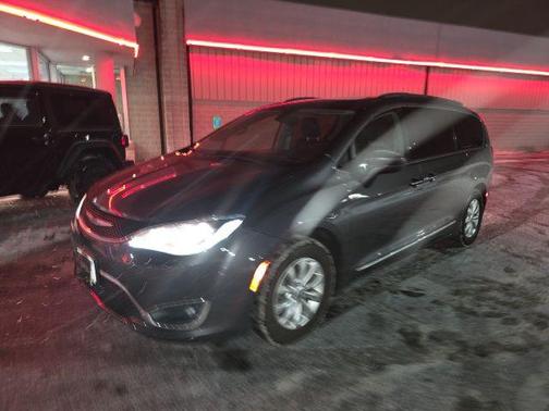 2018 Chrysler Pacifica Touring-L