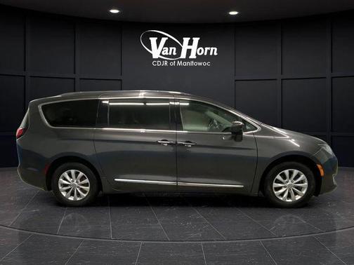 2018 Chrysler Pacifica Touring-L