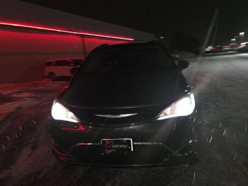 2018 Chrysler Pacifica Touring-L