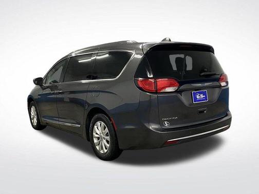 2018 Chrysler Pacifica Touring-L
