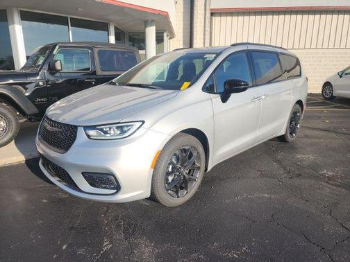 2026 Chrysler Pacifica L