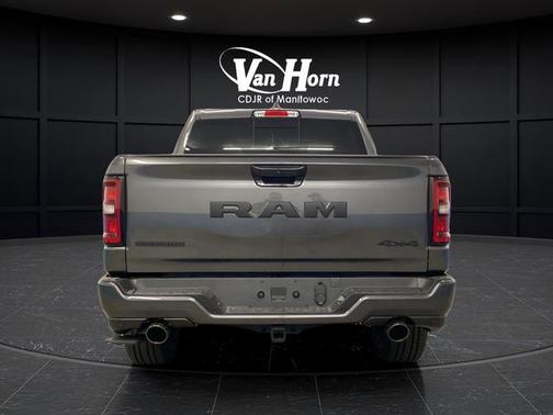 Granite Crystal Metallic Clearcoat 2026 RAM 1500 Big Horn/Lone Star