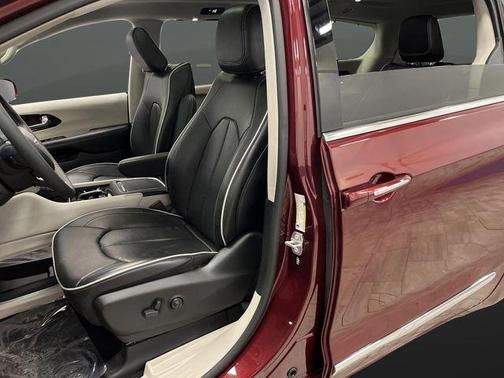 2022 Chrysler Pacifica Hybrid Limited