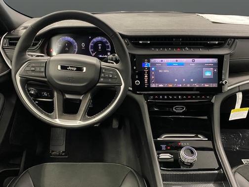 2026 Jeep Grand Cherokee Altitude