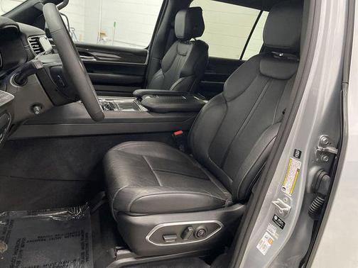 2022 Jeep Wagoneer Series III 4x4