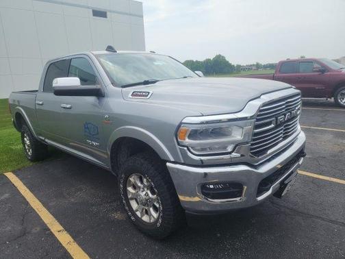 2020 RAM 2500 Laramie Crew Cab 4X4 6'4' Box