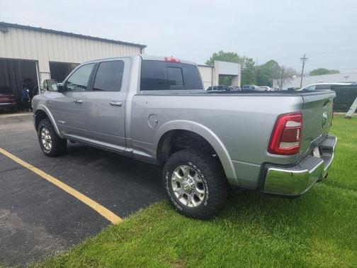 2020 RAM 2500 Laramie Crew Cab 4X4 6'4' Box