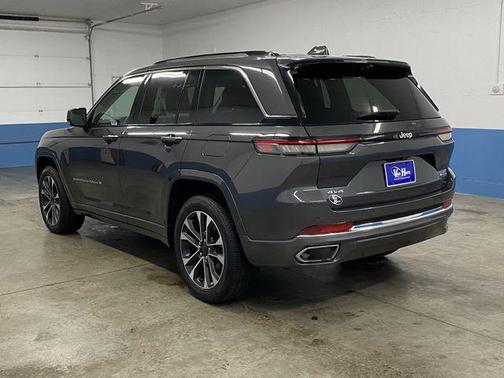 2022 Jeep Grand Cherokee Overland