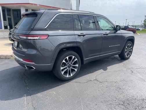2022 Jeep Grand Cherokee Overland