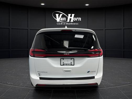 2022 Chrysler Pacifica Hybrid Touring L