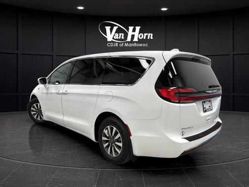 2022 Chrysler Pacifica Hybrid Touring L