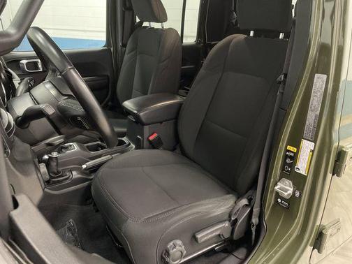 2021 Jeep Gladiator Sport