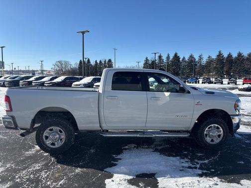 2022 RAM 2500 Big Horn Crew Cab 4x4 6'4' Box