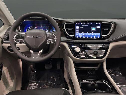 2023 Chrysler Pacifica Hybrid Limited
