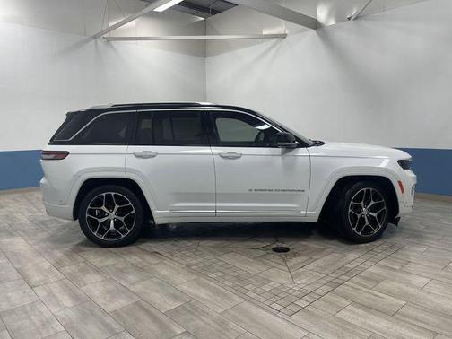 2022 Jeep Grand Cherokee 4xe Summit Reserve
