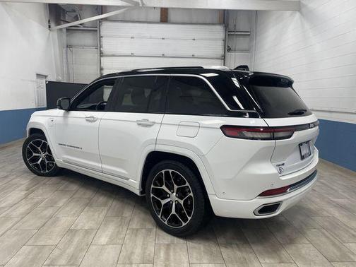 2022 Jeep Grand Cherokee 4xe Summit Reserve