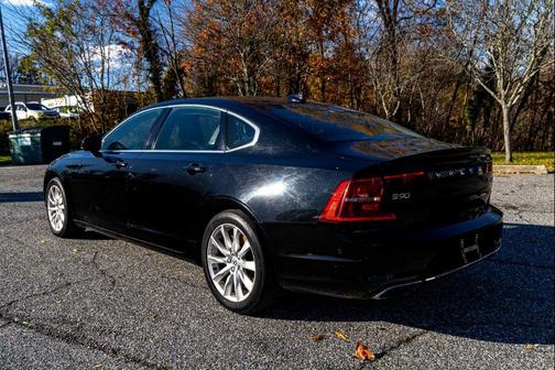 2018 Volvo S90 T6 Momentum