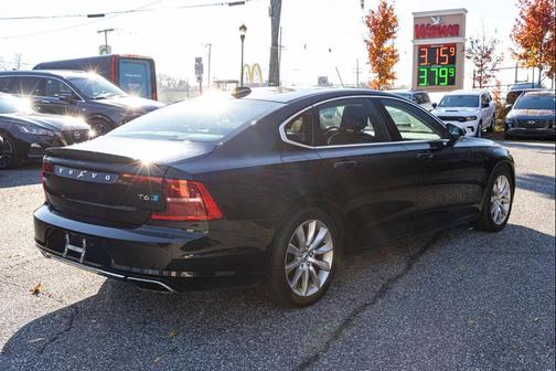 2018 Volvo S90 T6 Momentum