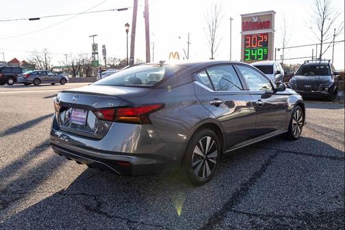 2021 Nissan Altima 2.5 SV