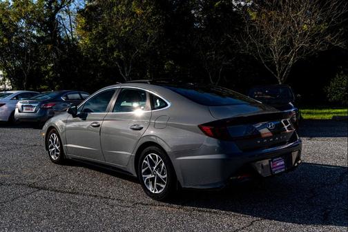 2022 Hyundai SONATA SEL