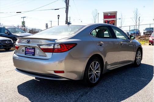 2017 Lexus ES 300h Base