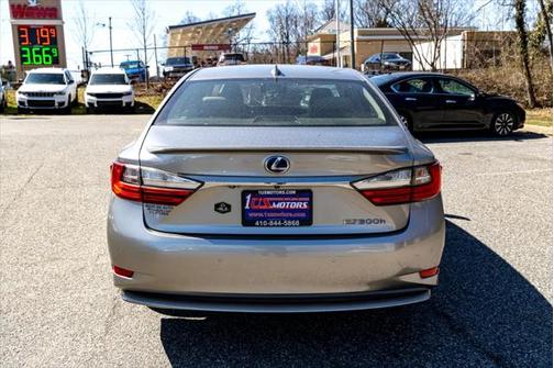 2017 Lexus ES 300h Base