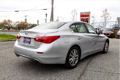 2015 INFINITI Q50 Premium