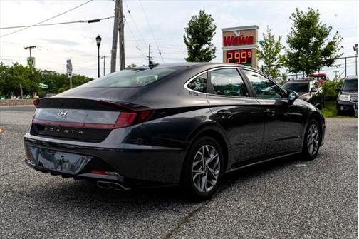 2022 Hyundai SONATA SEL