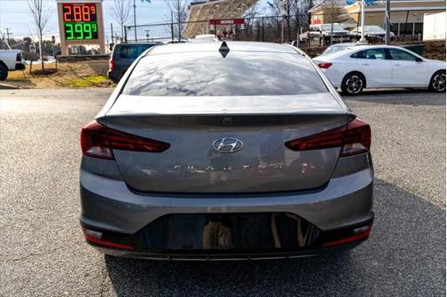 2019 Hyundai ELANTRA SEL