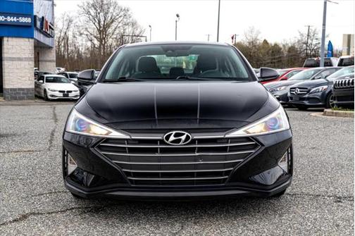2020 Hyundai ELANTRA SE
