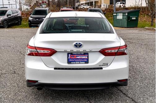 2020 Toyota Camry Hybrid XLE