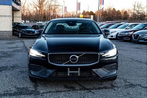 2020 Volvo S60 T6 Momentum