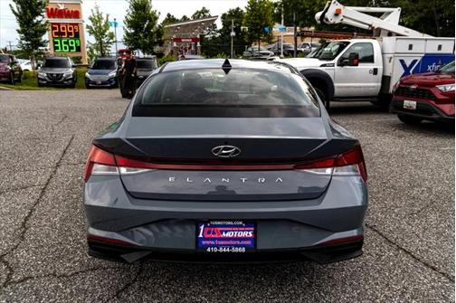2023 Hyundai ELANTRA SEL