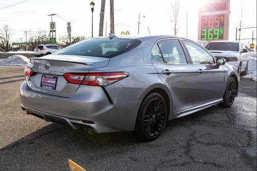2020 Toyota Camry SE