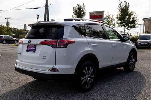 2018 Toyota RAV4 LE