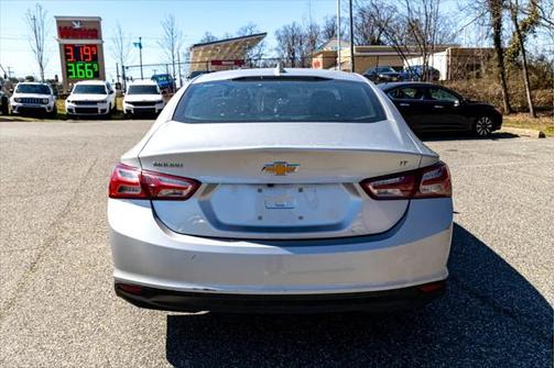 2022 Chevrolet Malibu FWD LT
