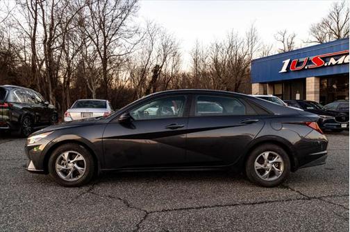 2022 Hyundai ELANTRA SE
