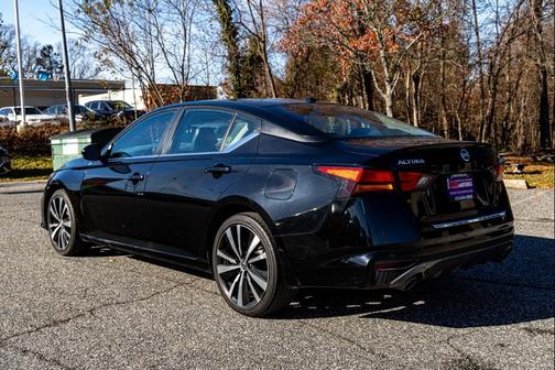 2021 Nissan Altima SR FWD