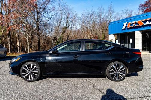 2021 Nissan Altima SR FWD