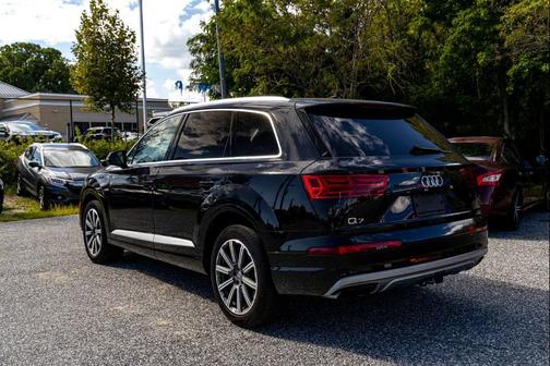 2019 Audi Q7 55 Premium Plus
