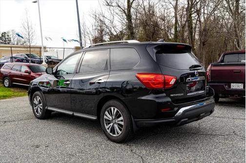 2019 Nissan Pathfinder SV