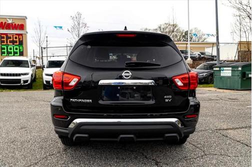 2019 Nissan Pathfinder SV