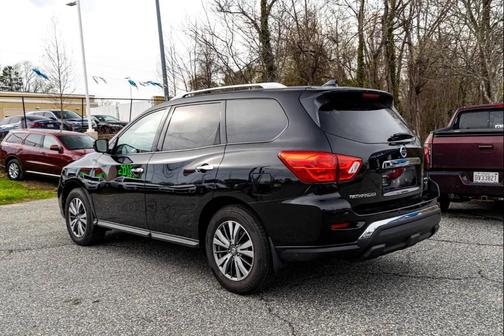 2019 Nissan Pathfinder SV