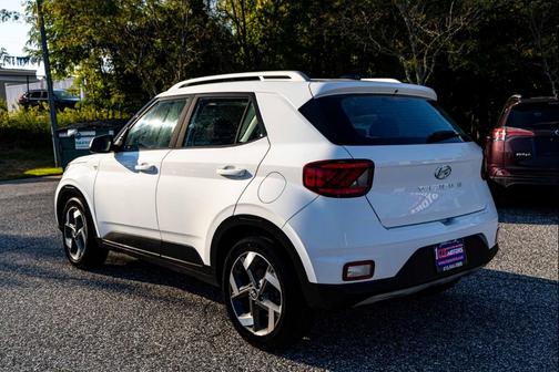 2021 Hyundai VENUE SEL