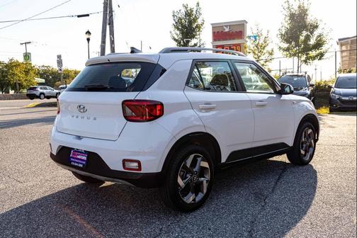 2021 Hyundai VENUE SEL
