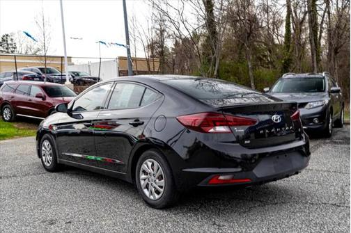 2020 Hyundai ELANTRA SE
