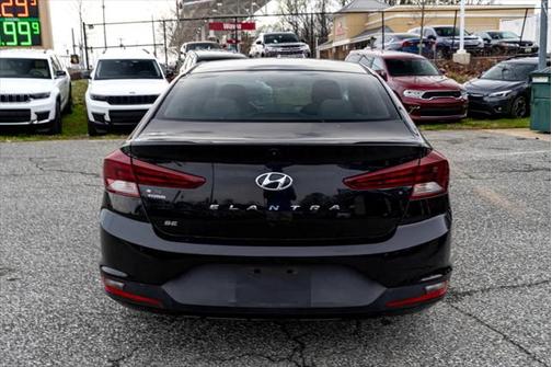 2020 Hyundai ELANTRA SE