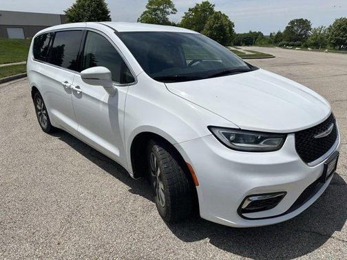 2022 Chrysler Pacifica Hybrid Touring L